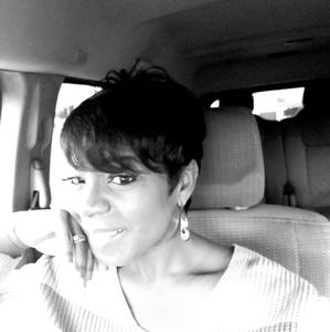 Meet your Posher, Yanna